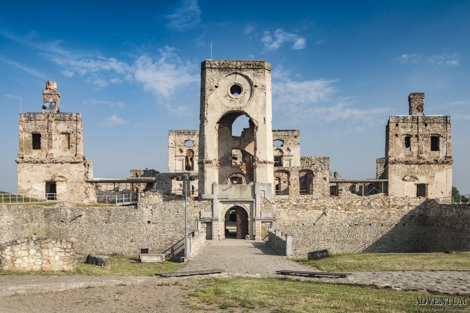 Krzyżtopór zamek ujazd świetokrzyskie zwiedzanie atrakcje ruiny