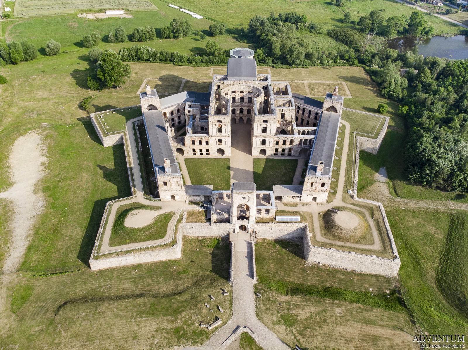 Krzyżtopór zamek ujazd świetokrzyskie zwiedzanie atrakcje ruiny