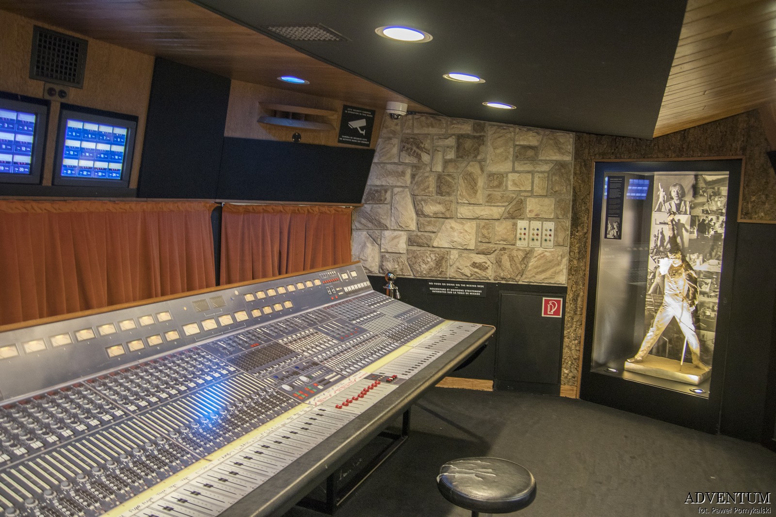Queen Montreux Szwajcaria Freddie Mercury Studio Experience Jezioro Genewskie Moutnain Studio
