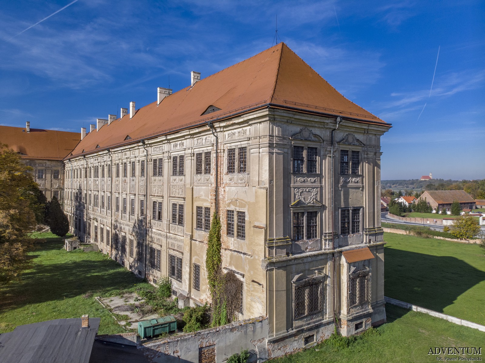 Pałac opacki Klasztor Zwiedzanie Kościół Imprezy Atrakcje Dolny śląsk Solnośląskie pomysł wycieczka