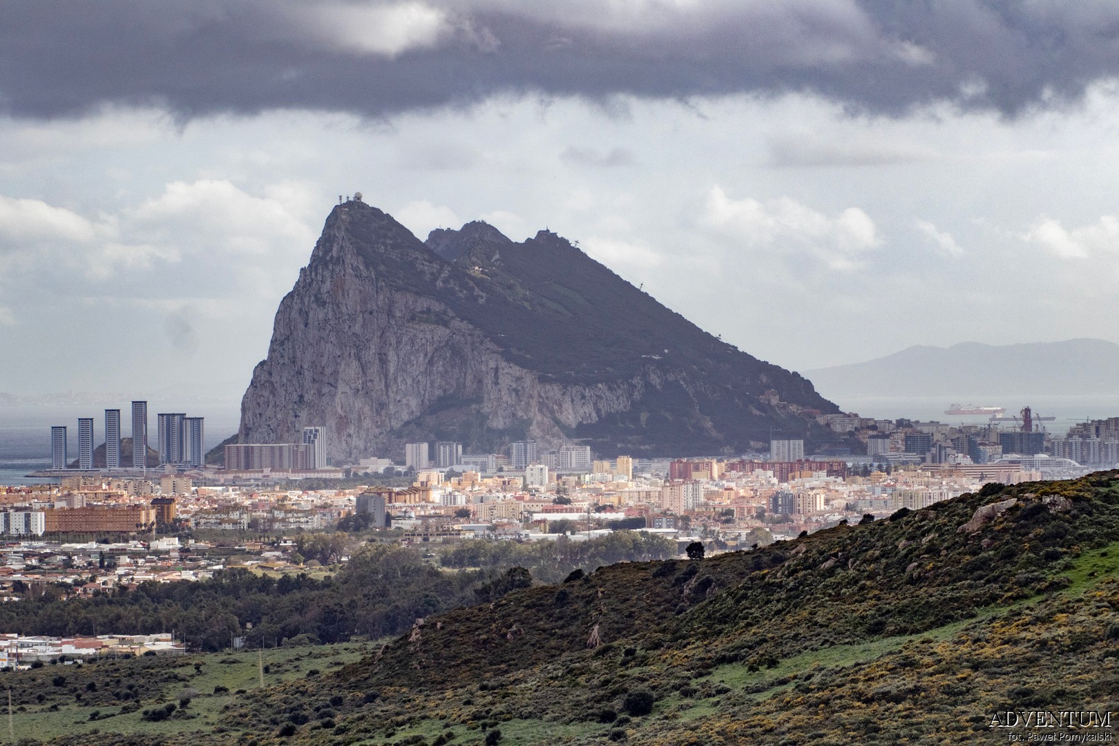 Gibraltar, Andaluzja, co zobaczyć w Andaluzji, atrakcje Andaluzji, Hiszpania, architektura, zabytek, co zobaczyć w Andaluzji, atrakcje Andaluzji, widok, miasto, most, zabytek, atrakcja