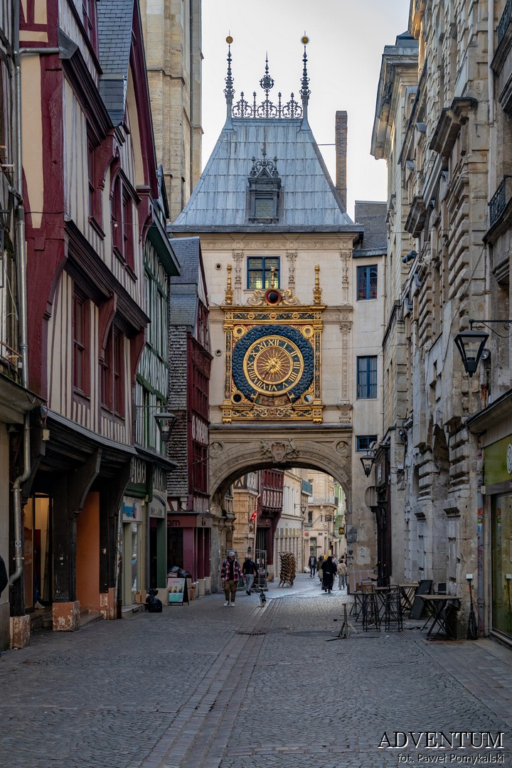 Brama Zegarowa w Rouen z zegarem astronomicznym, Rouen, miasto, Francja, atrakcje Francji, atrakcje Normandii, zwiedzanie, zabytki