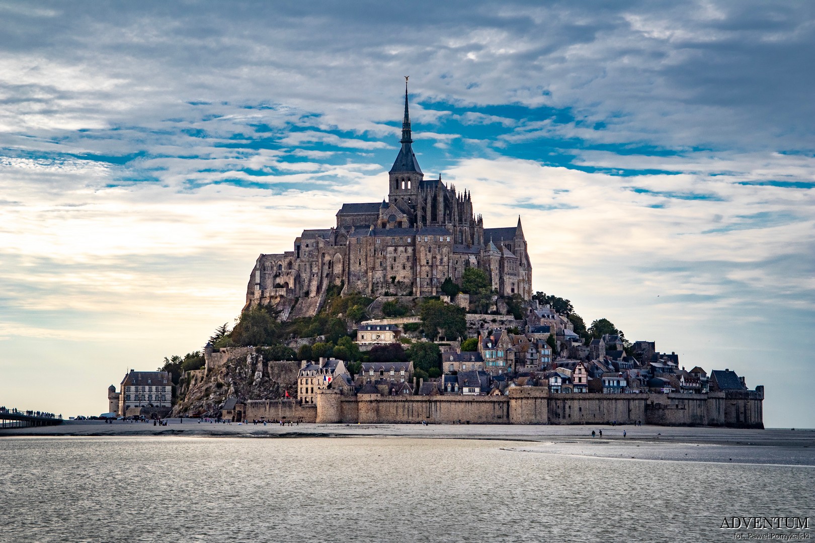 Normandia, największe atrakcje Normandii, Francja, zabytki, zwiedzanie, podróżowanie, co zobaczyć w Normandii, przewodnik po Normandii, Mont Saint Michele