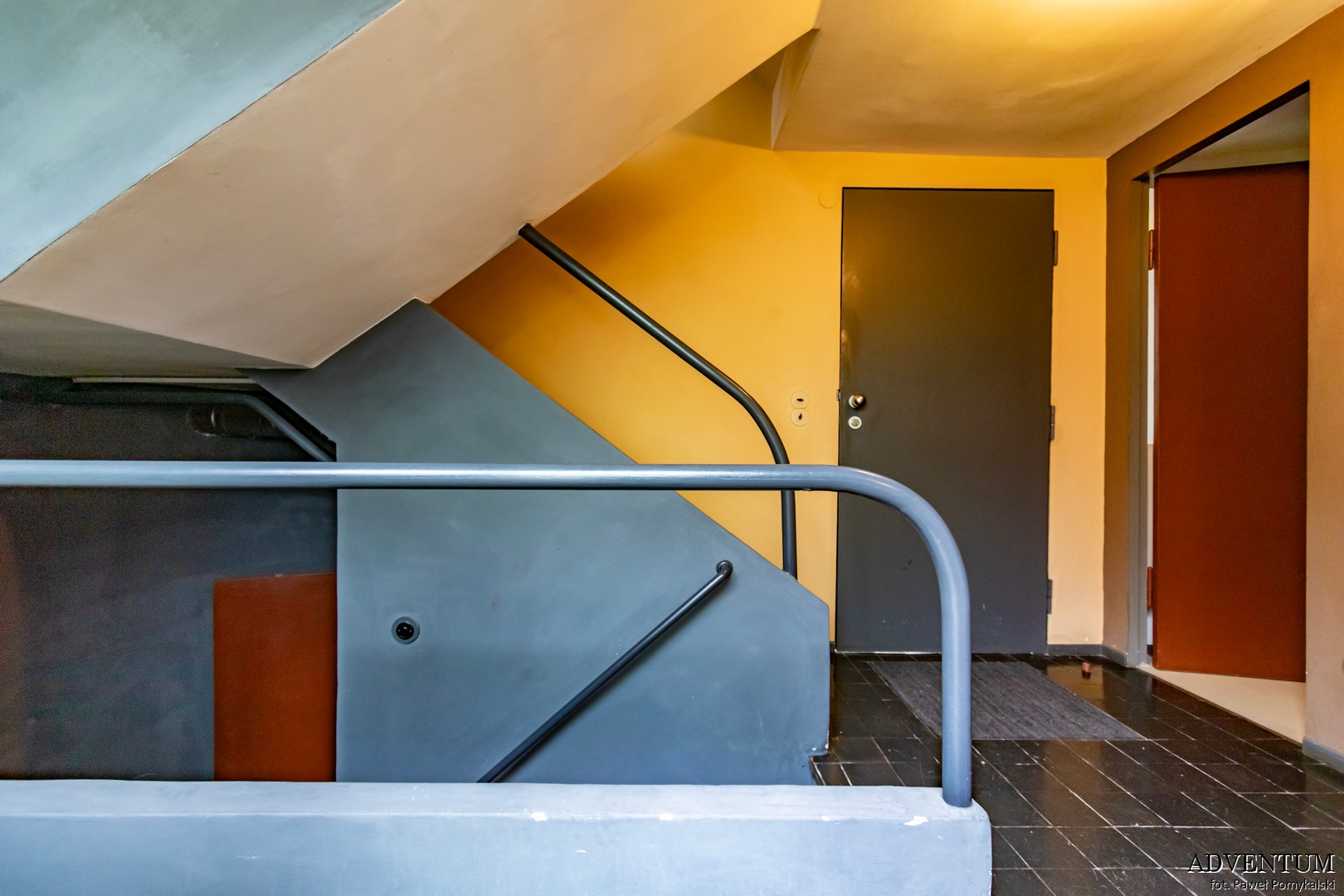 Neues Schloss, zamek, pałac, Stuttgart, miasto, metropolia, Niemcy, zwiedzanie Niemiec, atrakcje Niemiec , ulica, kamienice, architektura, atrakcje Stuttgartu, architektura modernistyczna