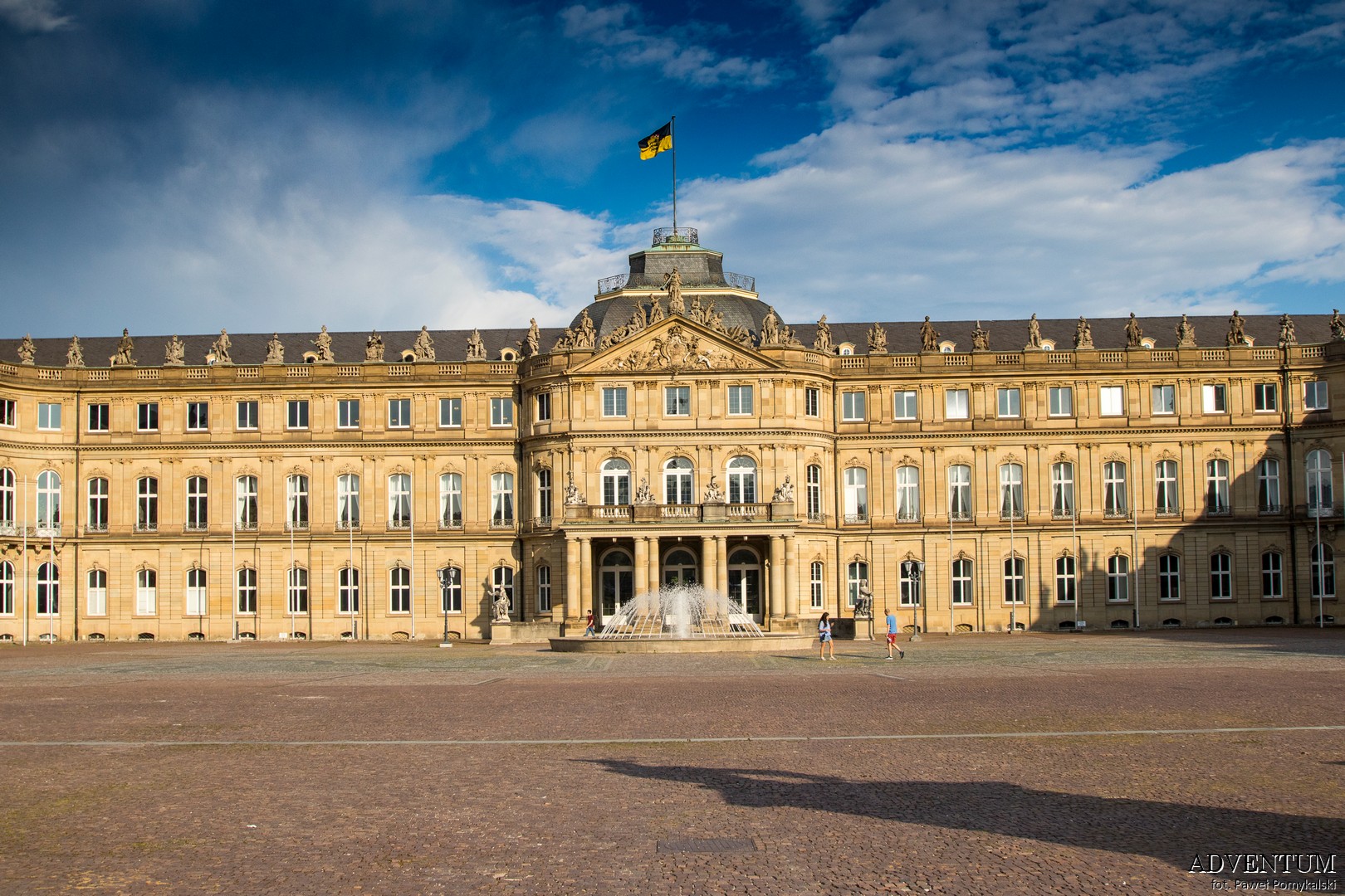 Neues Schloss, zamek, pałac, Stuttgart, miasto, metropolia, Niemcy, zwiedzanie Niemiec, atrakcje Niemiec